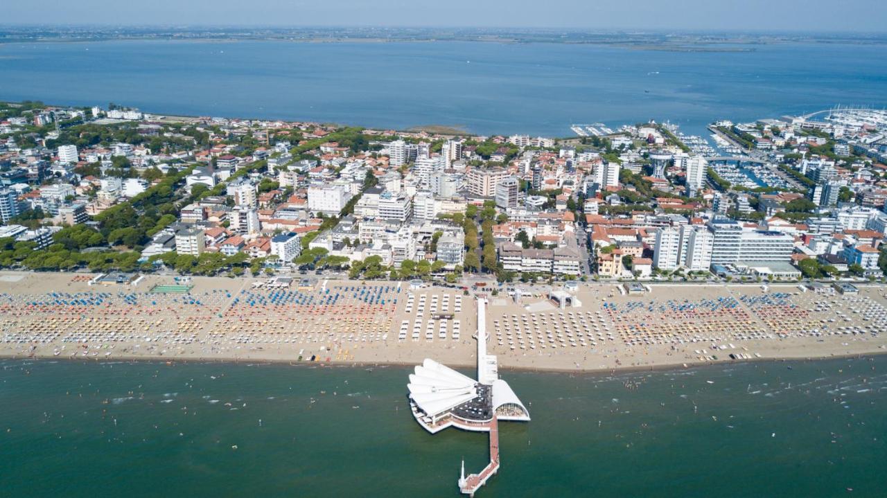 Villaggio Laura Lignano Sabbiadoro Eksteriør billede